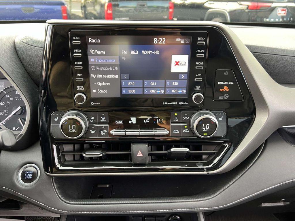 used 2021 Toyota Highlander car, priced at $31,711