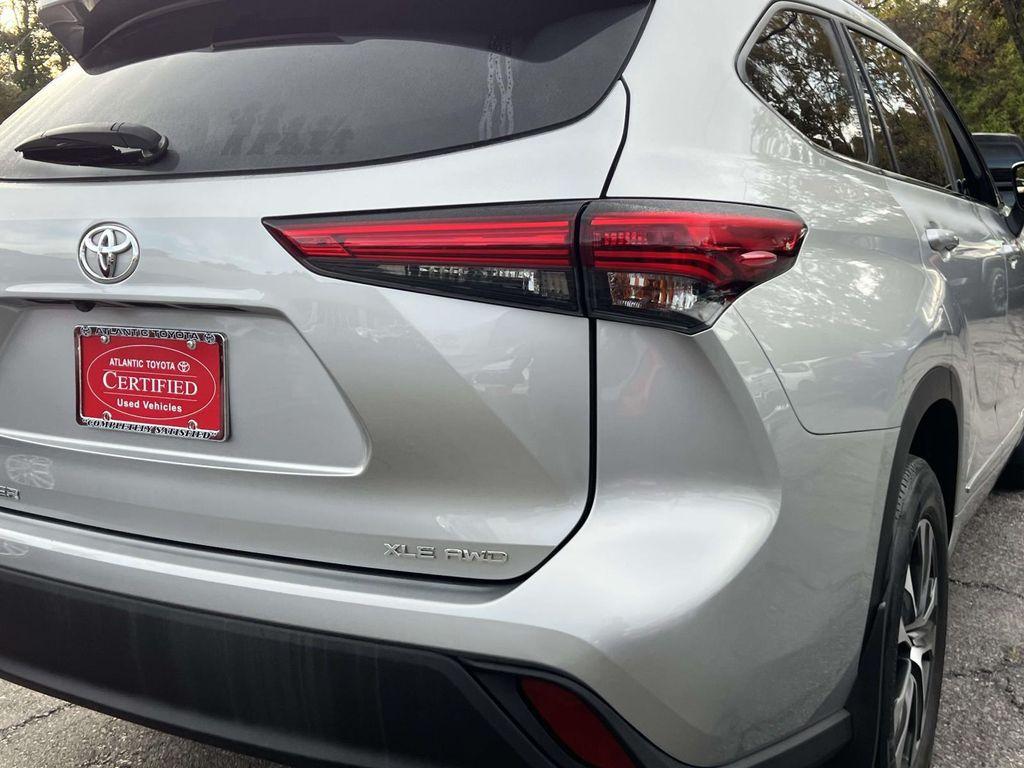 used 2021 Toyota Highlander car, priced at $31,711