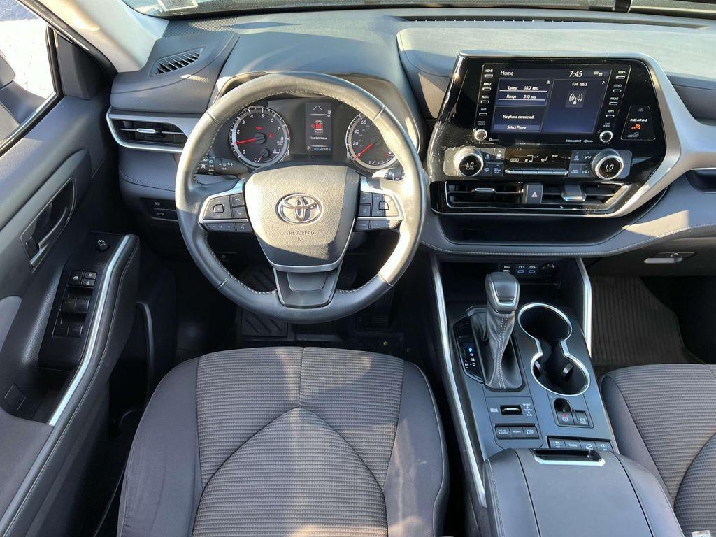 used 2022 Toyota Highlander car, priced at $32,990