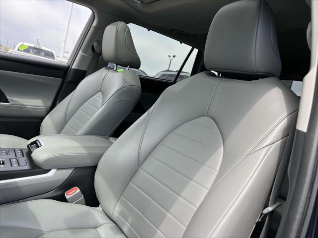 used 2022 Toyota Highlander car, priced at $34,995