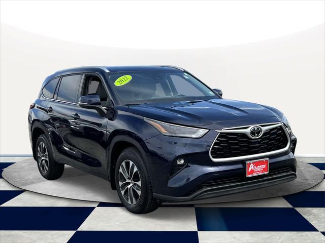 used 2022 Toyota Highlander car, priced at $34,995