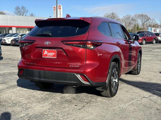 used 2023 Toyota Highlander car, priced at $39,995