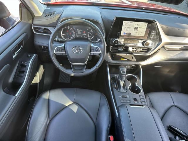 used 2023 Toyota Highlander car, priced at $39,995