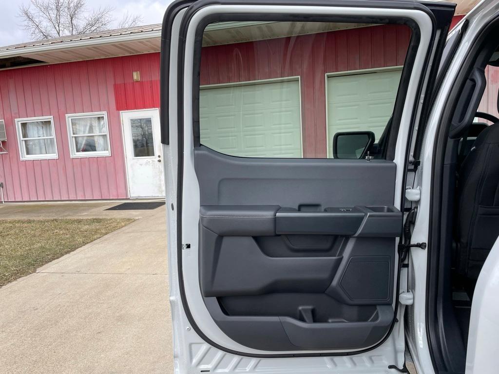 new 2024 Ford F-150 car, priced at $45,070