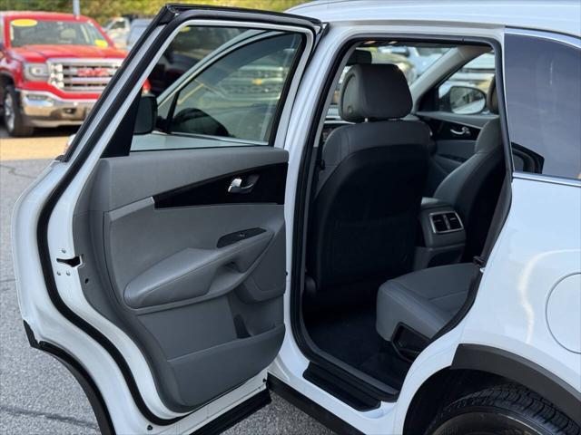 used 2016 Kia Sorento car, priced at $14,567