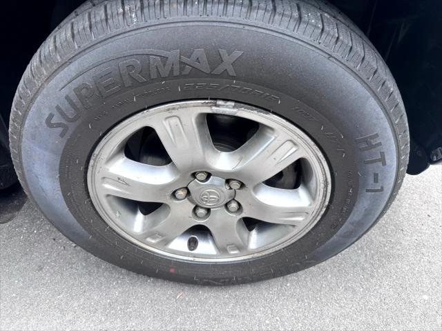 used 2004 Toyota Highlander car, priced at $3,395