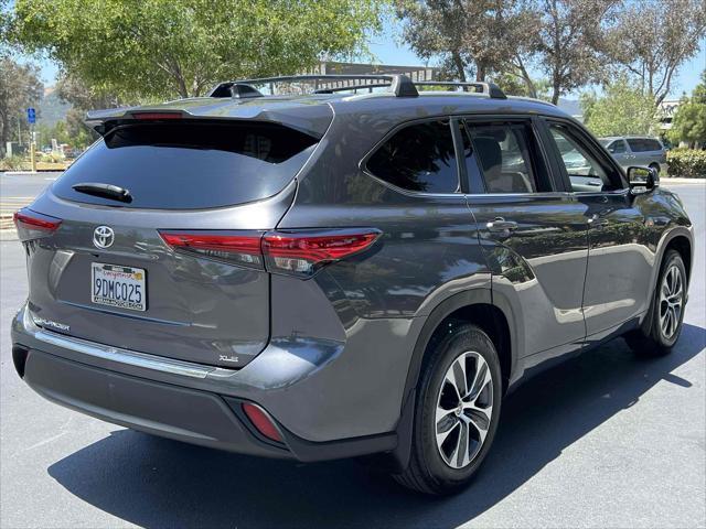 used 2023 Toyota Highlander car, priced at $36,500