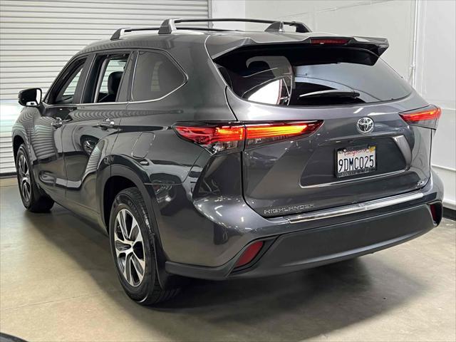 used 2023 Toyota Highlander car, priced at $36,500