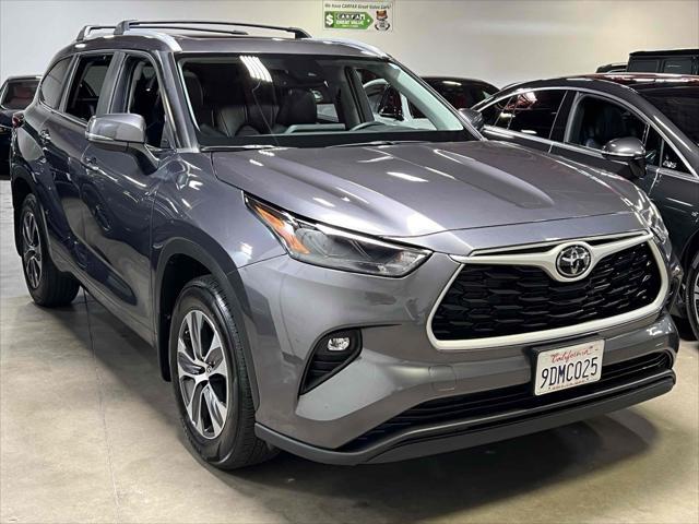 used 2023 Toyota Highlander car, priced at $36,500