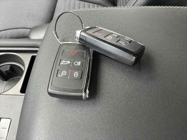 used 2022 Land Rover Discovery car, priced at $28,990