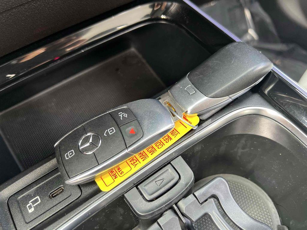 used 2021 Mercedes-Benz GLB 250 car, priced at $17,790