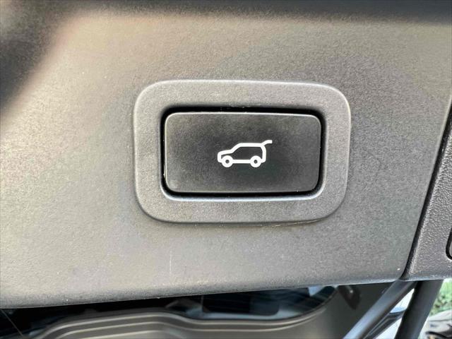used 2021 Land Rover Range Rover Velar car, priced at $30,990