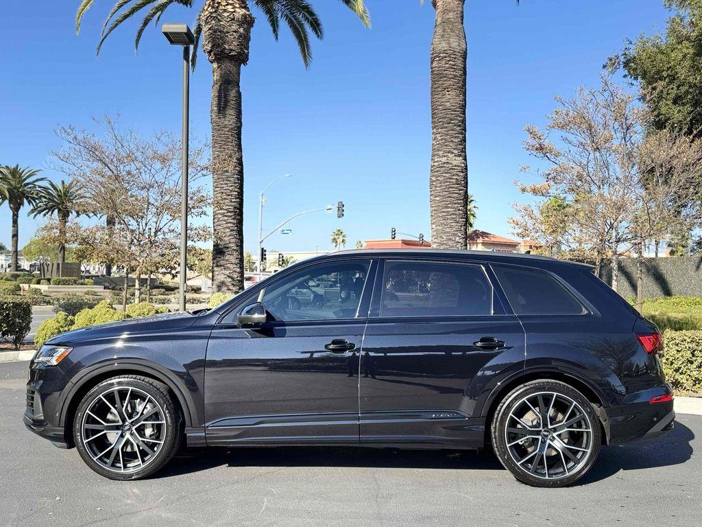 used 2021 Audi Q7 car, priced at $28,900