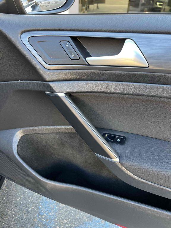 used 2018 Volkswagen e-Golf car, priced at $9,500