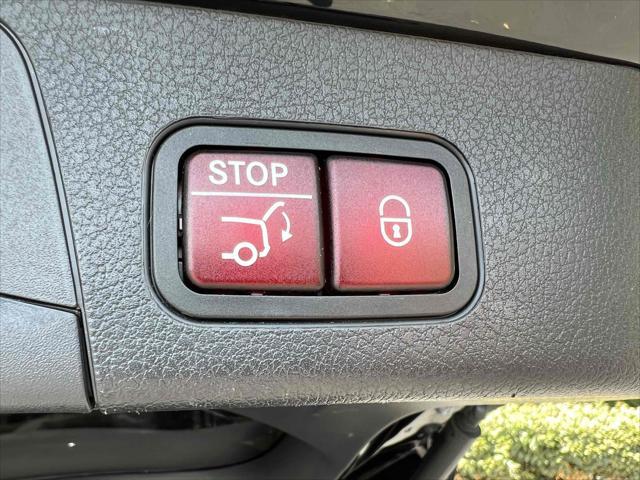 used 2020 Mercedes-Benz GLB 250 car, priced at $19,990