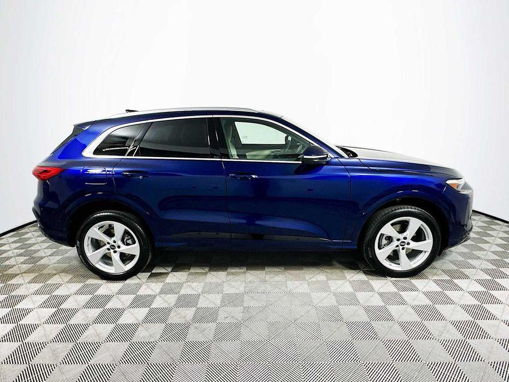 new 2025 Audi Q5 car, priced at $61,890