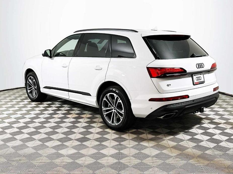 new 2025 Audi Q7 car, priced at $68,820