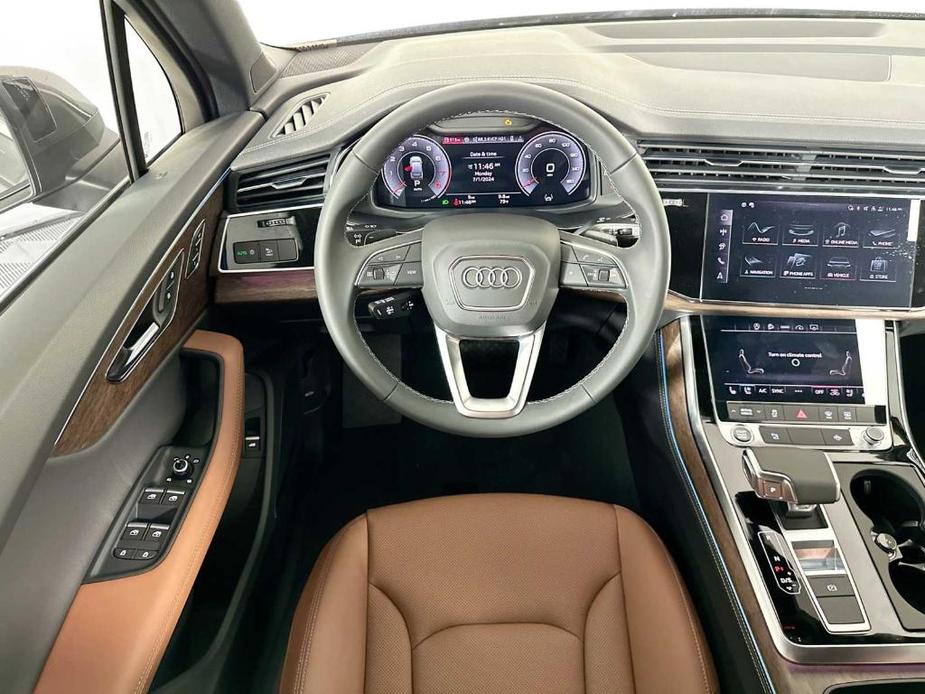 new 2025 Audi Q7 car, priced at $70,220