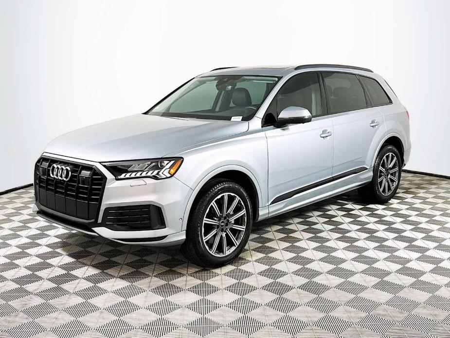 used 2024 Audi Q7 car, priced at $59,900