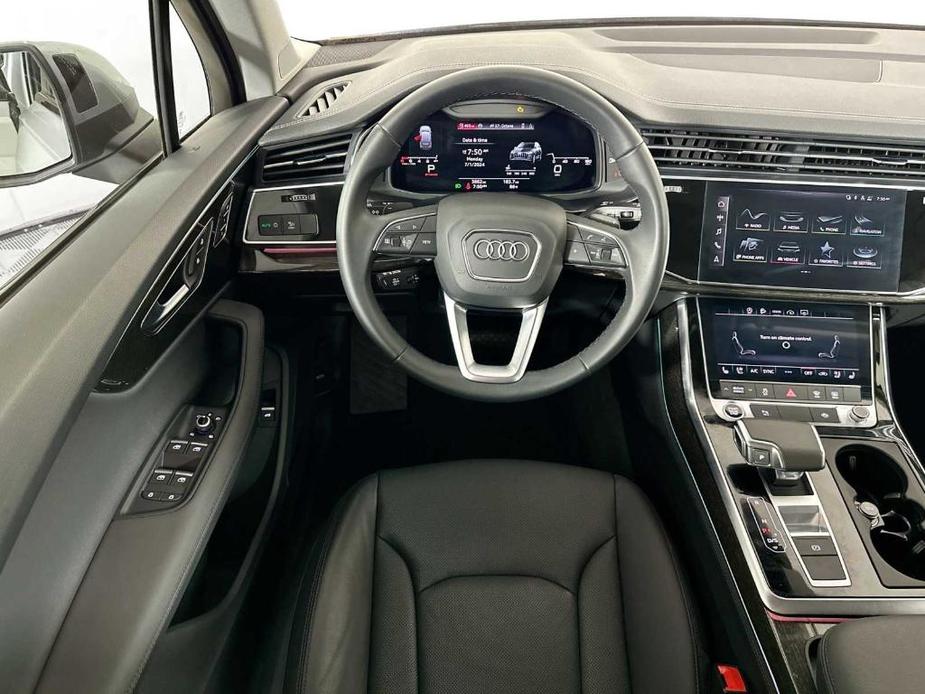 used 2024 Audi Q7 car, priced at $59,900