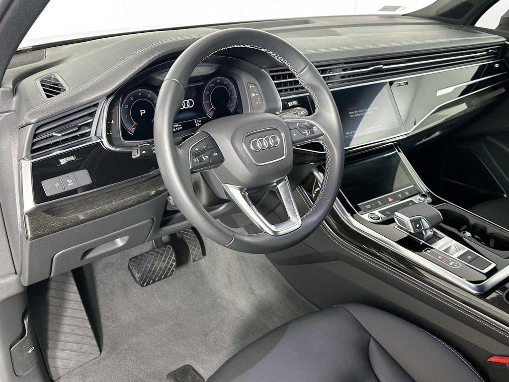 used 2025 Audi Q7 car, priced at $59,900