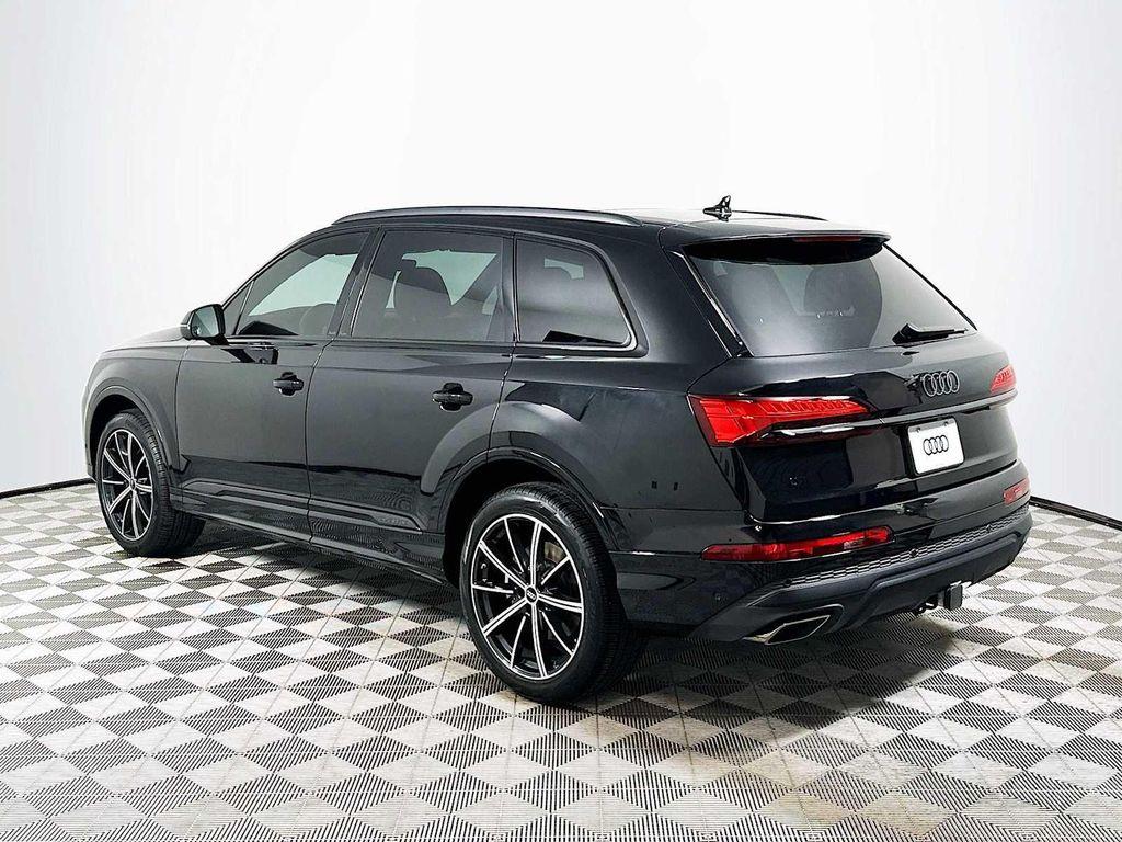 used 2025 Audi Q7 car, priced at $59,900