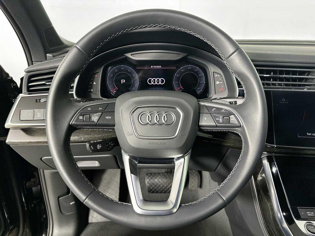 used 2025 Audi Q7 car, priced at $59,900