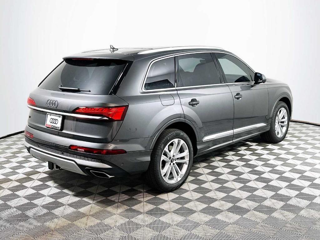 new 2025 Audi Q7 car, priced at $75,545