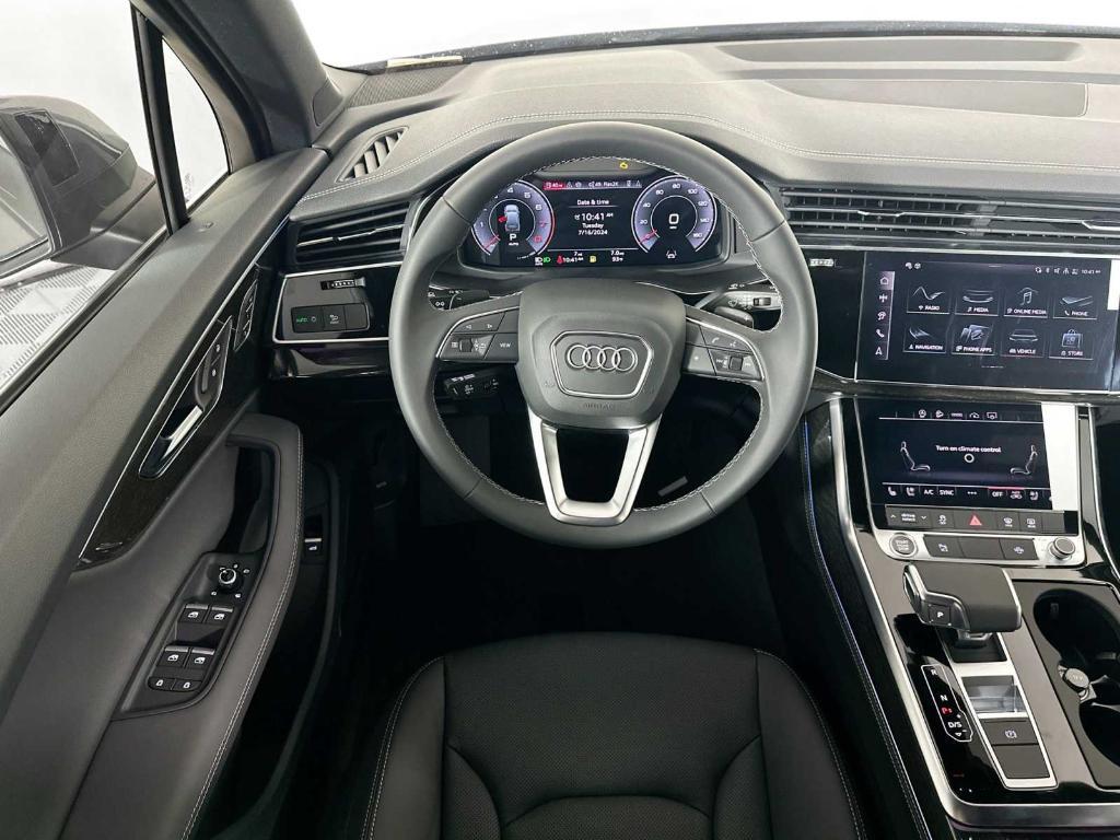 new 2025 Audi Q7 car, priced at $75,545