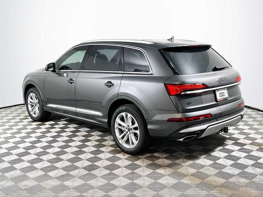 new 2025 Audi Q7 car, priced at $75,545