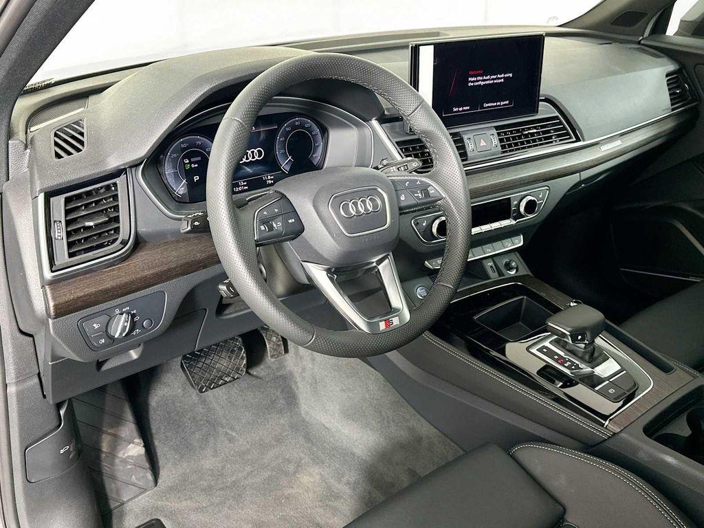 new 2025 Audi Q5 car, priced at $59,660