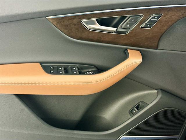 new 2025 Audi Q7 car, priced at $78,860