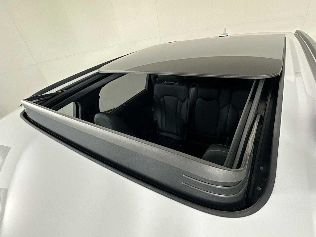 new 2025 Audi Q7 car, priced at $81,660