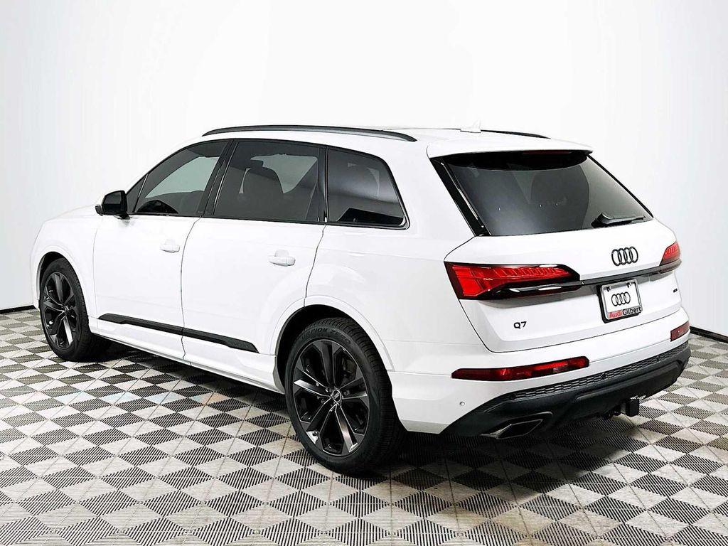 new 2025 Audi Q7 car, priced at $81,660