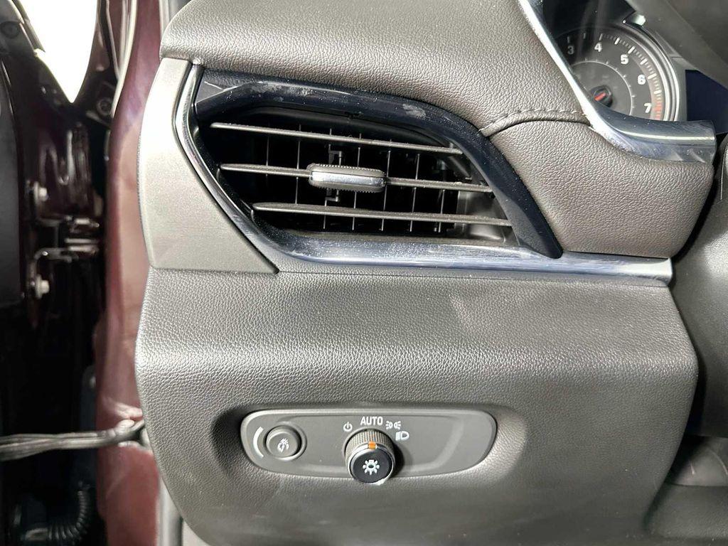 used 2023 Chevrolet Traverse car, priced at $26,500