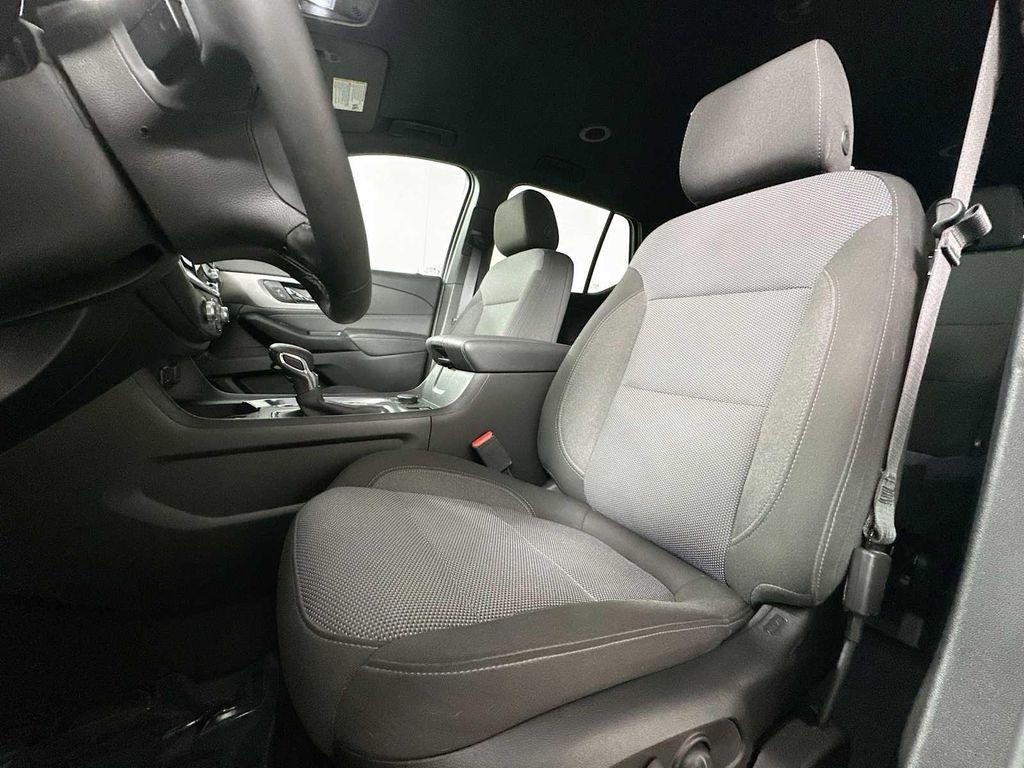 used 2023 Chevrolet Traverse car, priced at $26,500