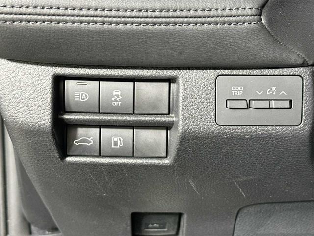 used 2022 Toyota Avalon Hybrid car, priced at $33,400