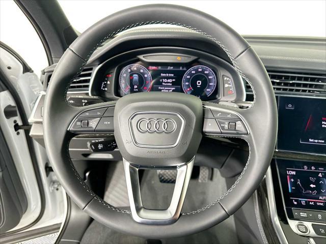 new 2025 Audi Q7 car, priced at $71,470