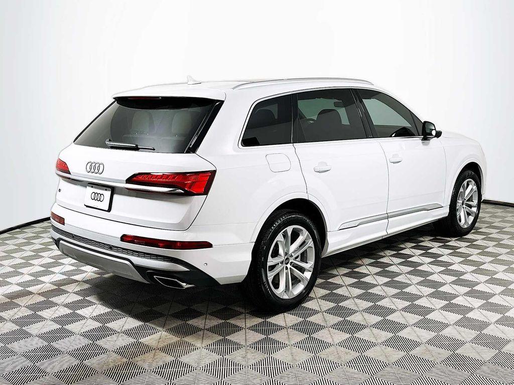 used 2025 Audi Q7 car, priced at $55,900