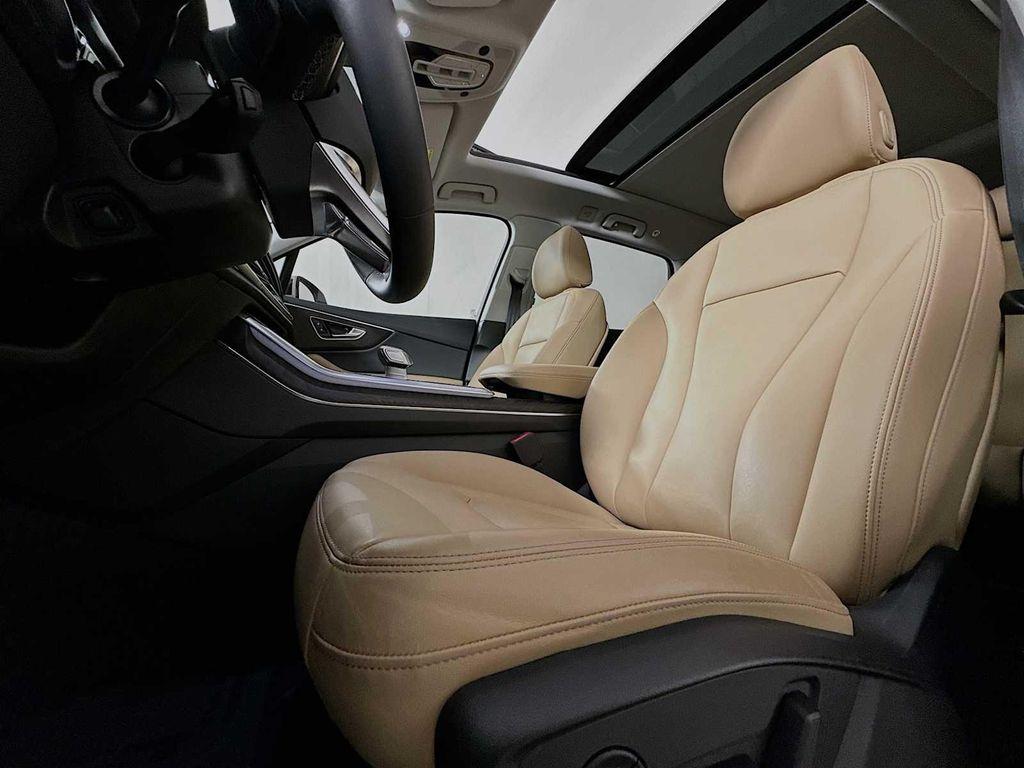 used 2025 Audi Q7 car, priced at $55,900
