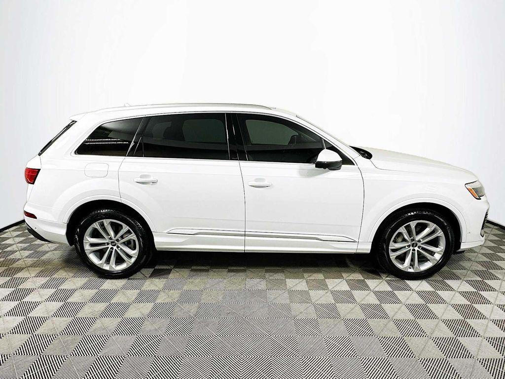 used 2025 Audi Q7 car, priced at $55,900