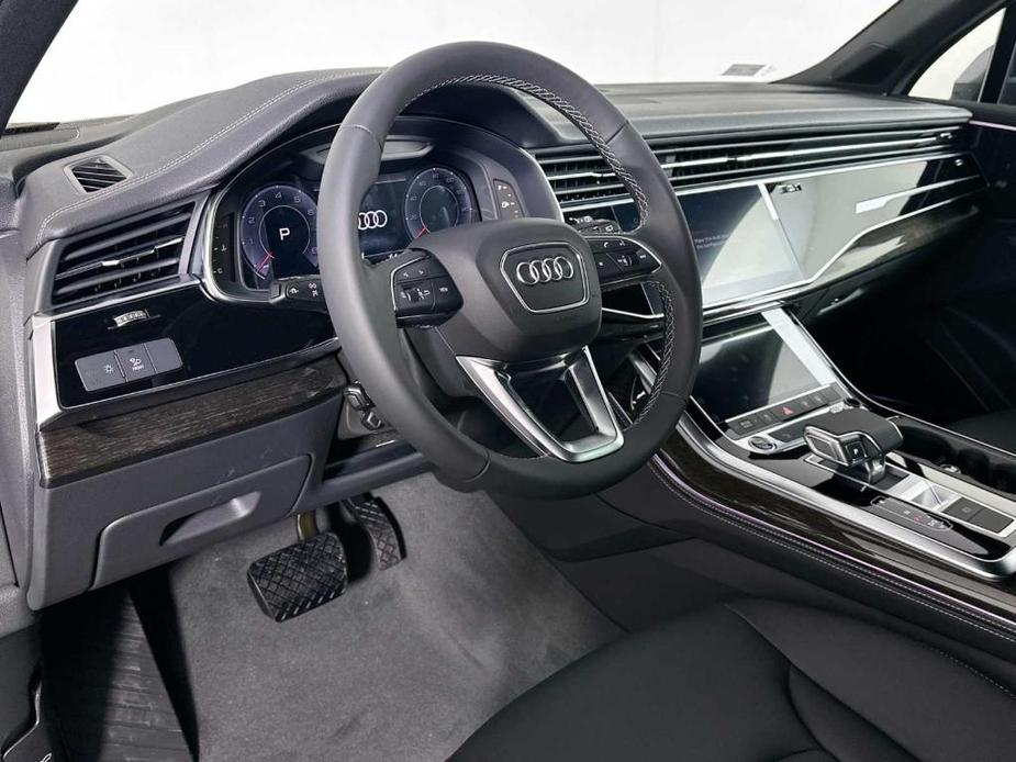 new 2025 Audi Q7 car, priced at $69,820