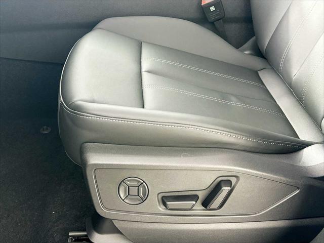new 2025 Audi Q5 car, priced at $59,300