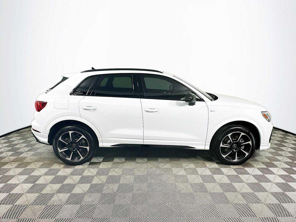 new 2025 Audi Q3 car, priced at $45,565