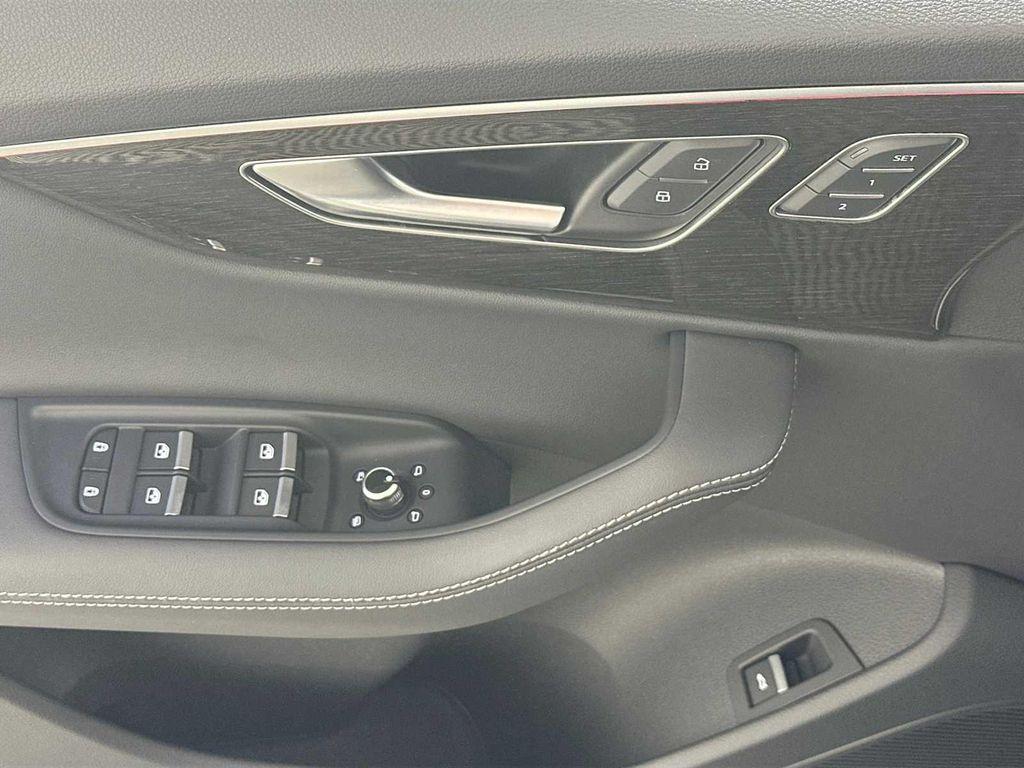 used 2025 Audi Q7 car, priced at $64,300
