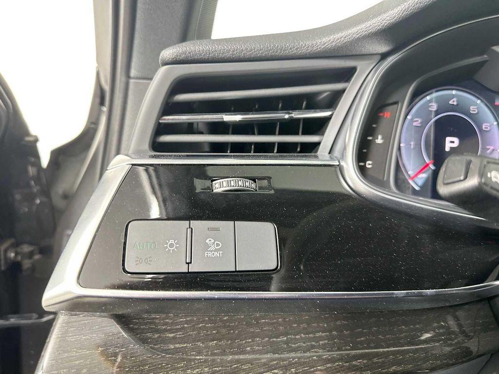 used 2025 Audi Q7 car, priced at $64,300