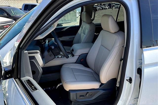 new 2024 Ford Expedition car, priced at $65,320