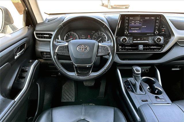 used 2020 Toyota Highlander car, priced at $27,995