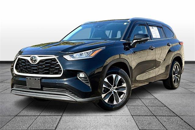 used 2020 Toyota Highlander car, priced at $27,995