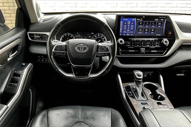 used 2021 Toyota Highlander car, priced at $38,310